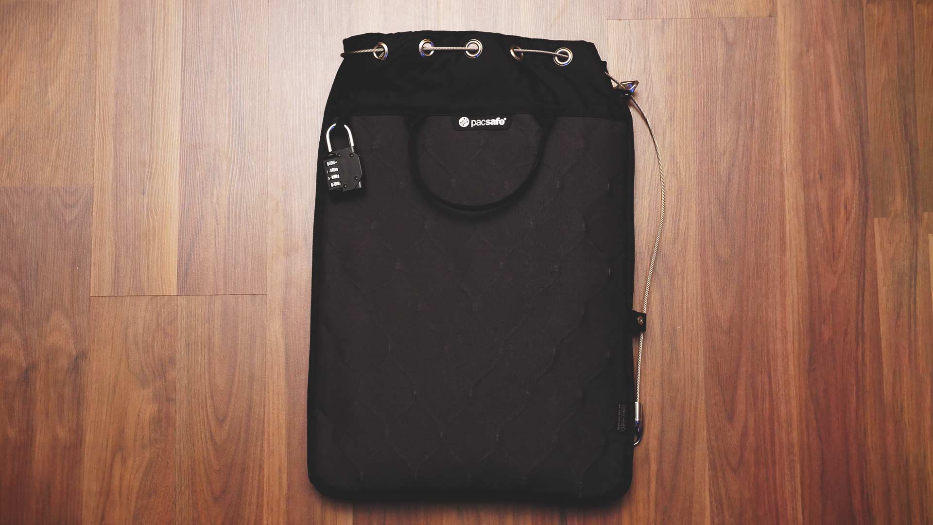 Backpacking Packliste Südostasien - Mobiler Safe, Pacsafe mit 12 Liter Volumen