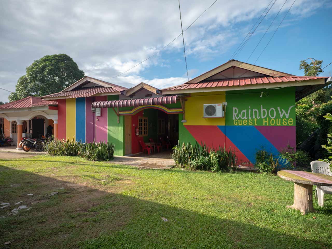 Rainbow Guest House in Kuala Tahan